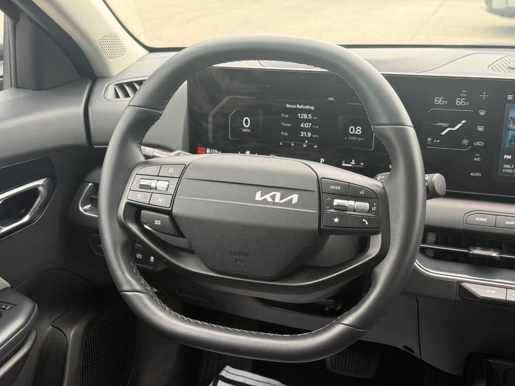 Used 2025 Kia K4 EX FWD image 15