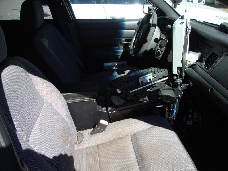 Used 2009 Ford Crown Victoria Police Interceptor image 6