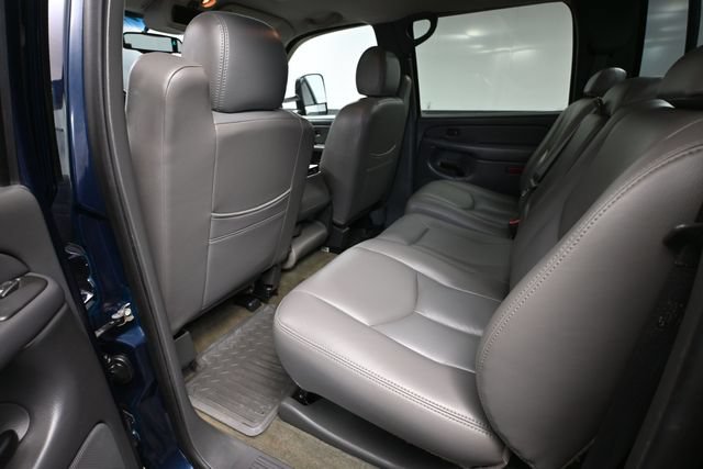 Used 2005 Chevrolet Silverado 2500 LS w/ Heavy-Duty Power Package AWD/4WD image 19