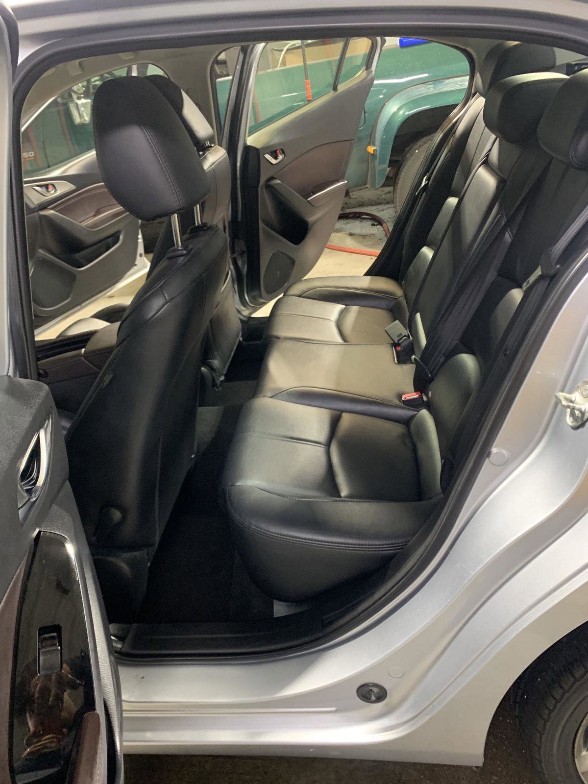 Used 2018 MAZDA MAZDA3 Touring image 32