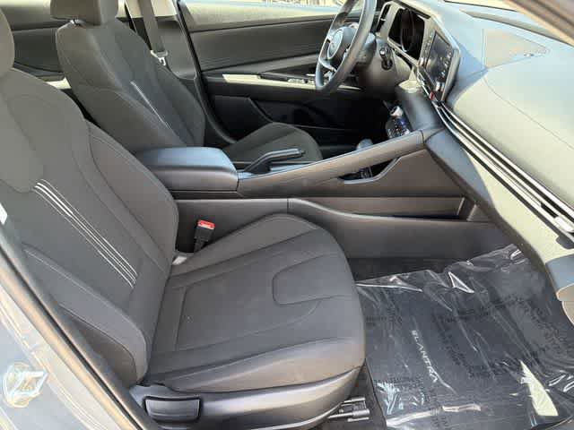 Certified 2022 Hyundai Elantra SEL FWD image 18