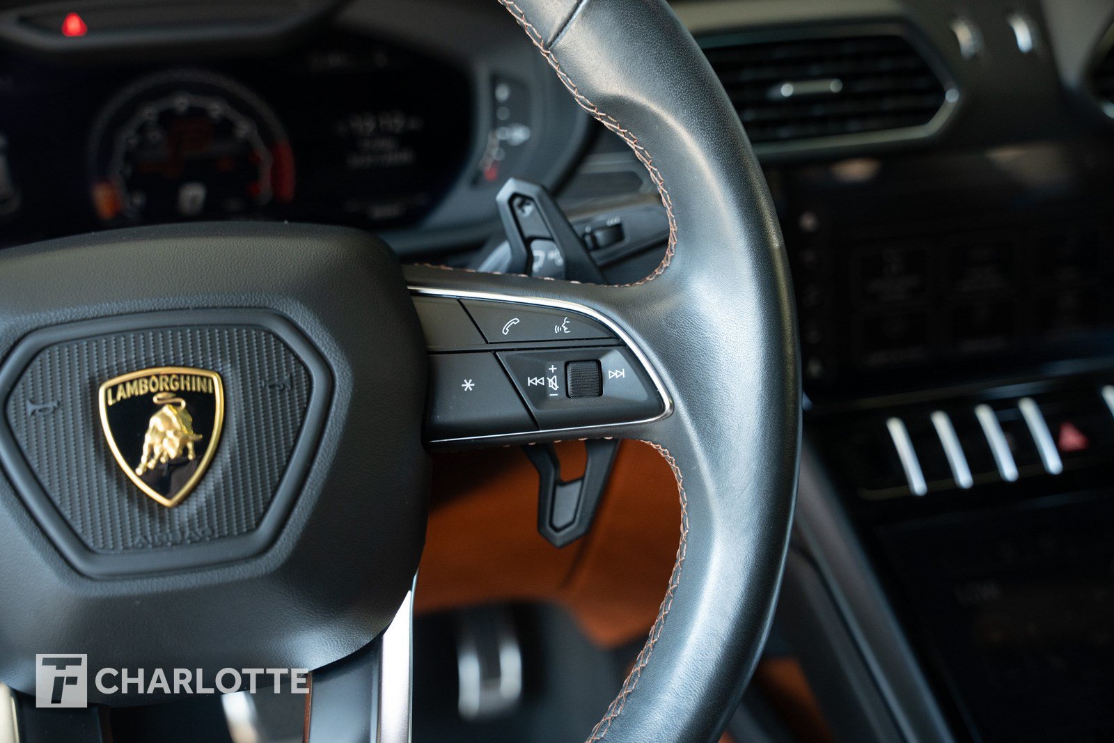 Used 2021 Lamborghini Urus AWD/4WD image 21