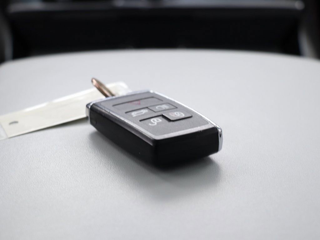 Used 2023 Land Rover Range Rover Sport SE image 23