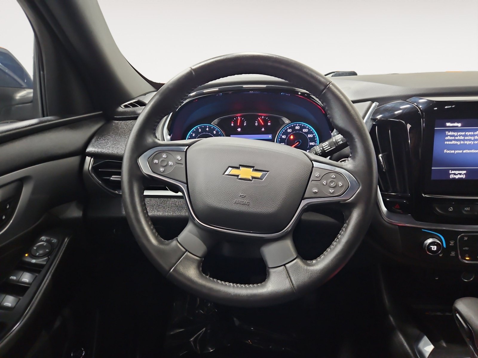 Used 2022 Chevrolet Traverse LT FWD image 12