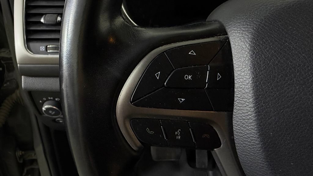Used 2020 Jeep Grand Cherokee Altitude AWD/4WD image 18