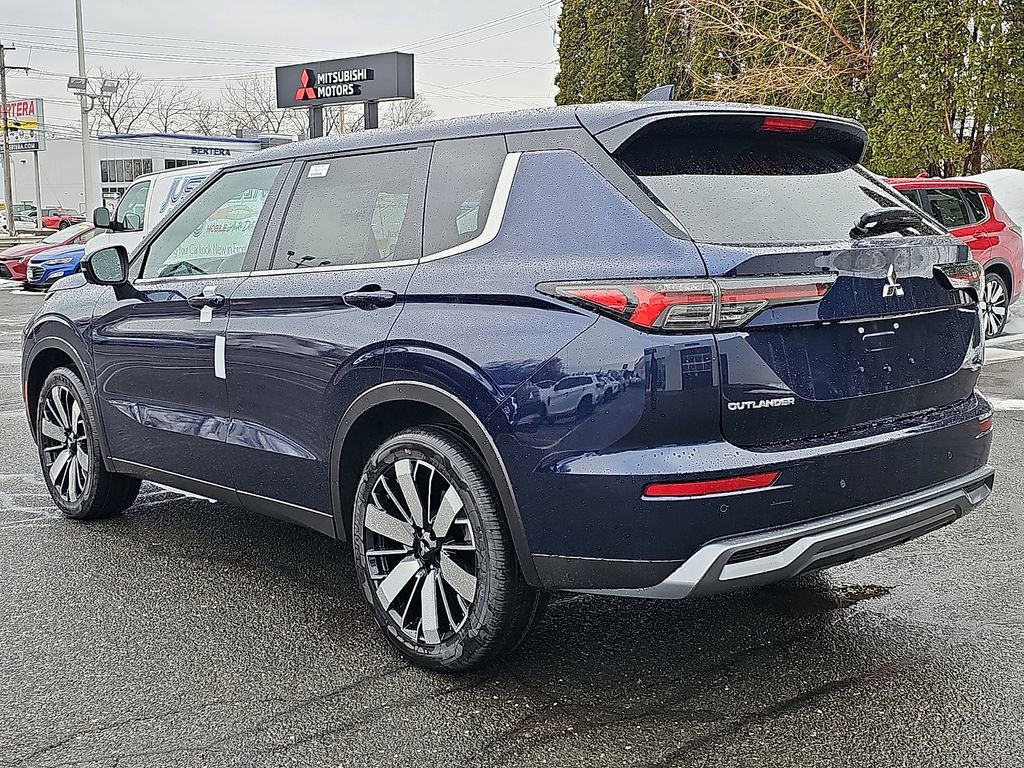 New 2026 Mitsubishi Outlander SE AWD/4WD image 3