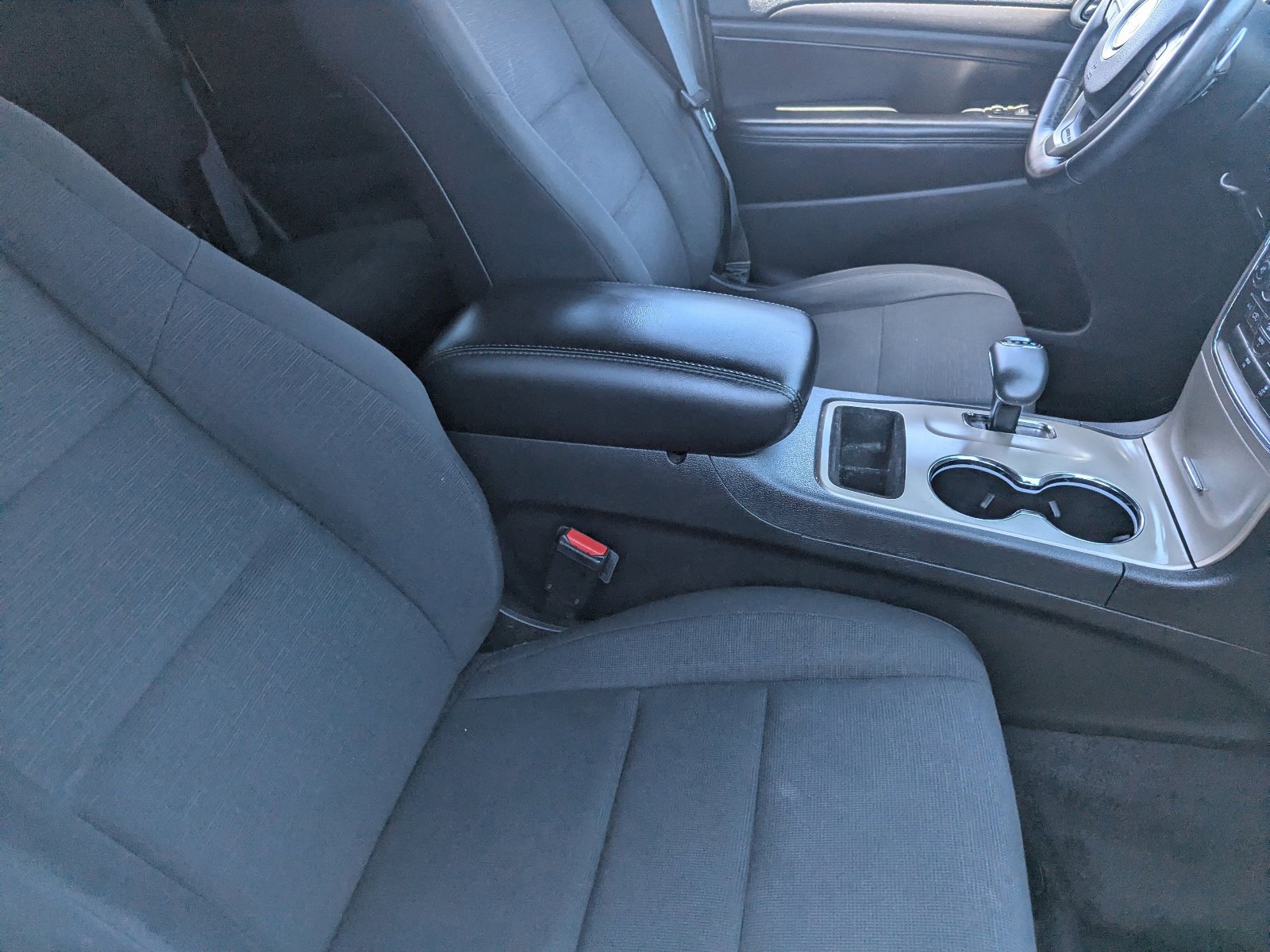 Used 2015 Jeep Grand Cherokee Laredo w/ Quick Order Package 23E RWD image 10