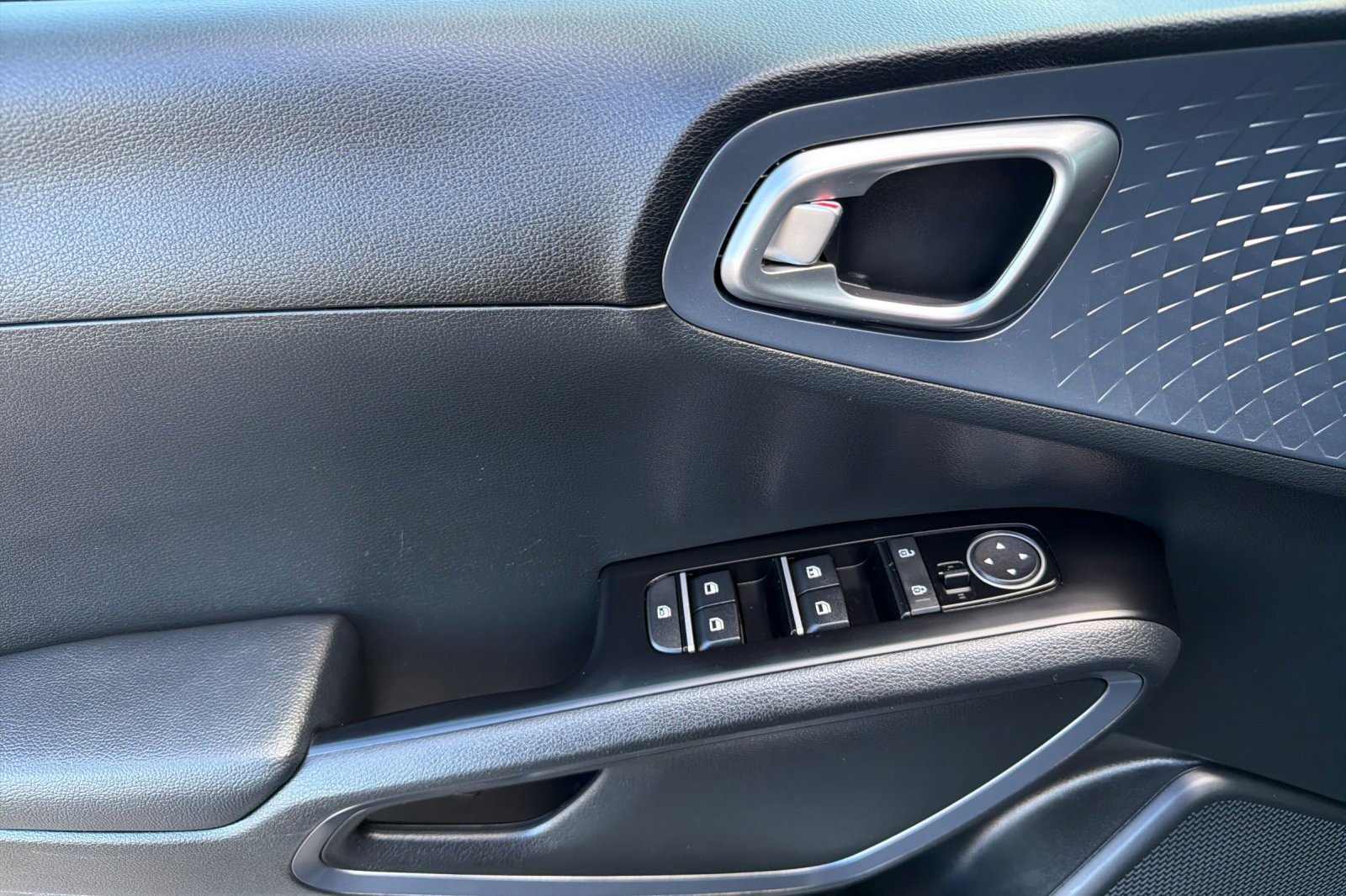 Used 2023 Kia Soul EX image 11