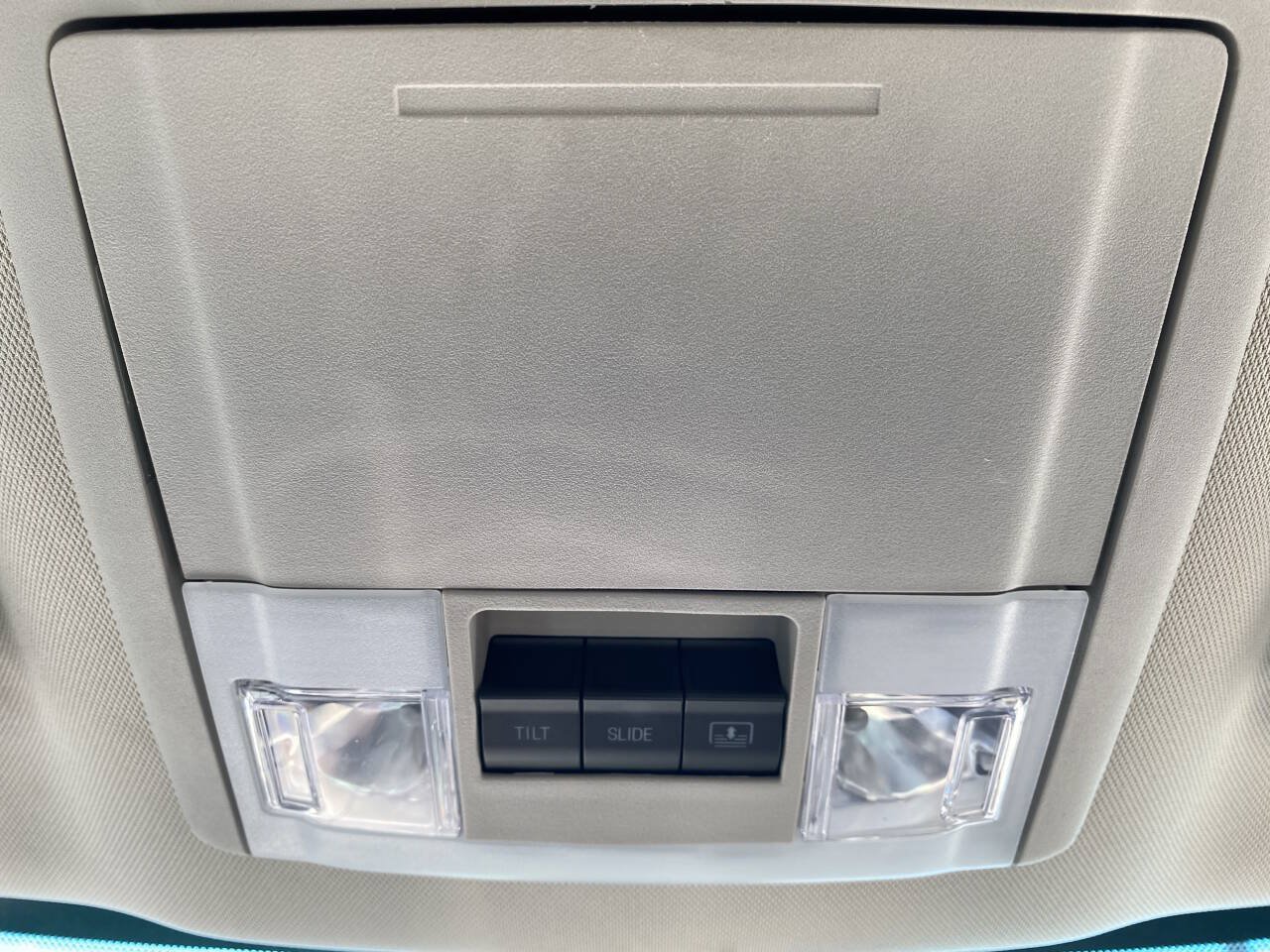 Used 2017 Ford Explorer Platinum AWD/4WD image 39