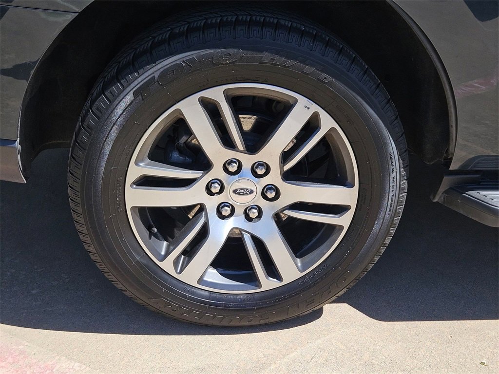 Used 2024 Ford Expedition Limited image 11