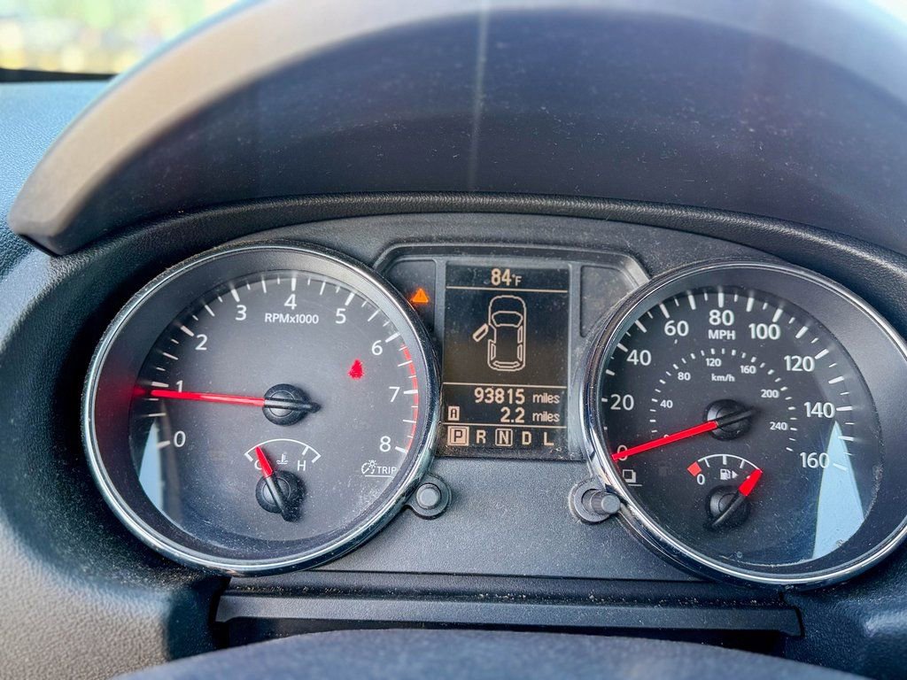 Used 2011 Nissan Rogue SV w/ SL Pkg image 28