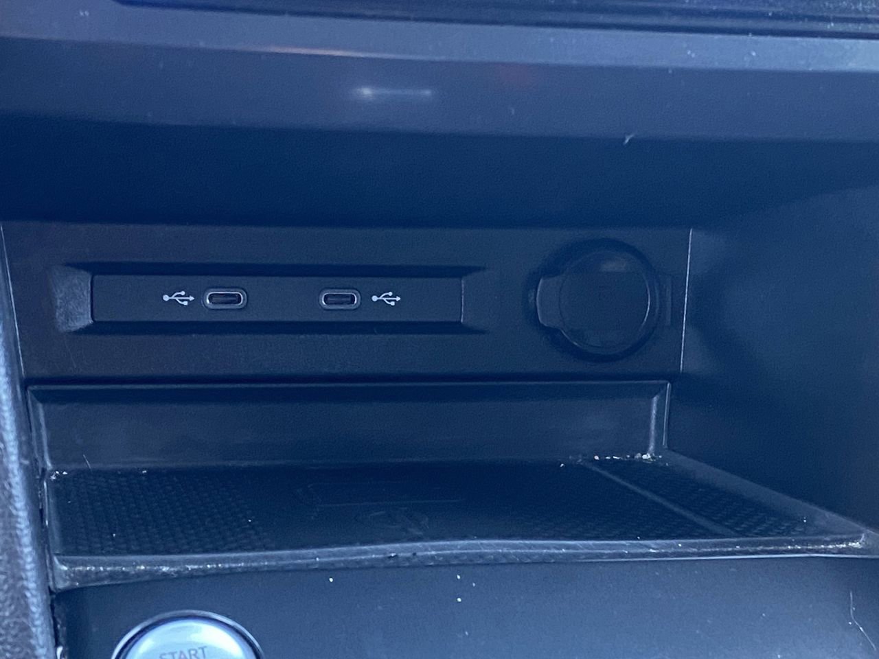 Used 2023 Volkswagen Tiguan SE R-Line image 27