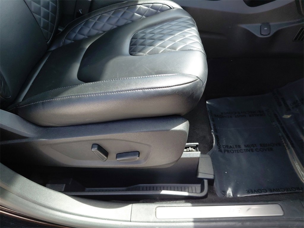 Used 2024 Ford Edge Titanium image 23