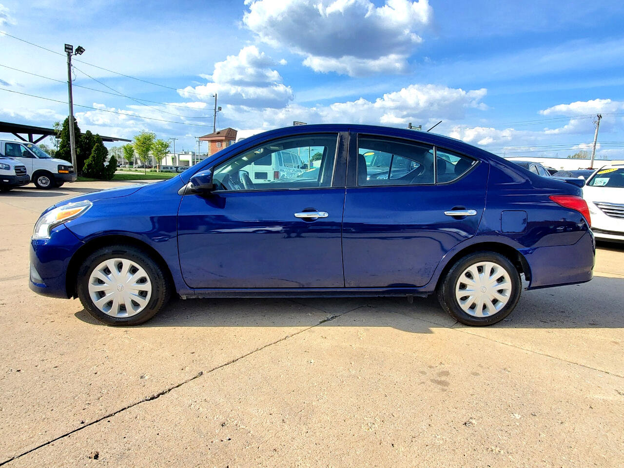 Used 2018 Nissan Versa SV image 5