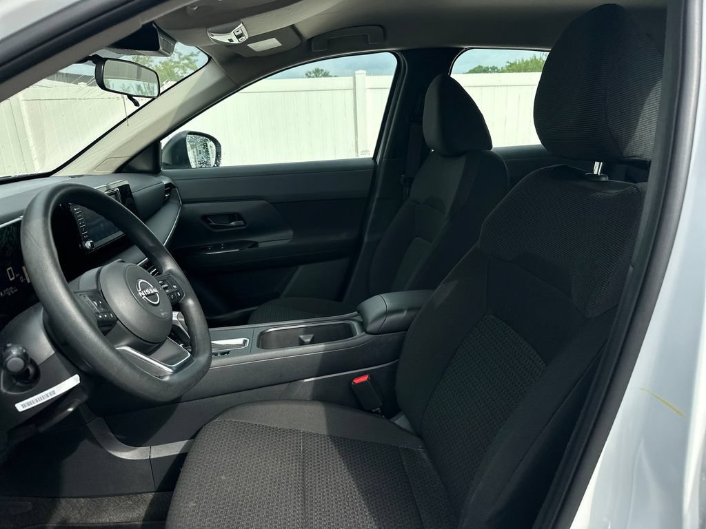 Used 2025 Nissan Kicks S FWD image 37