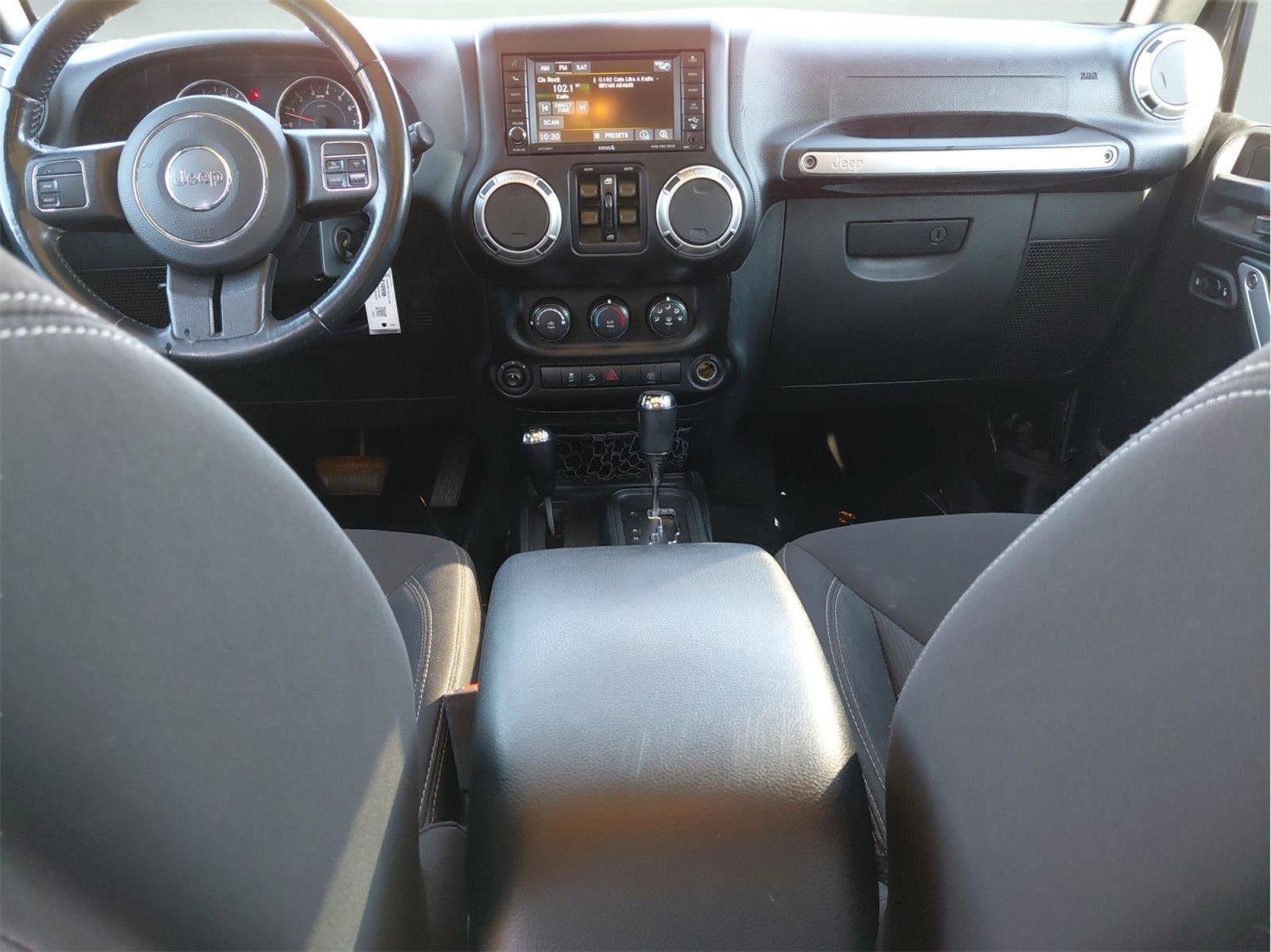 Used 2018 Jeep Wrangler Unlimited Sahara image 35