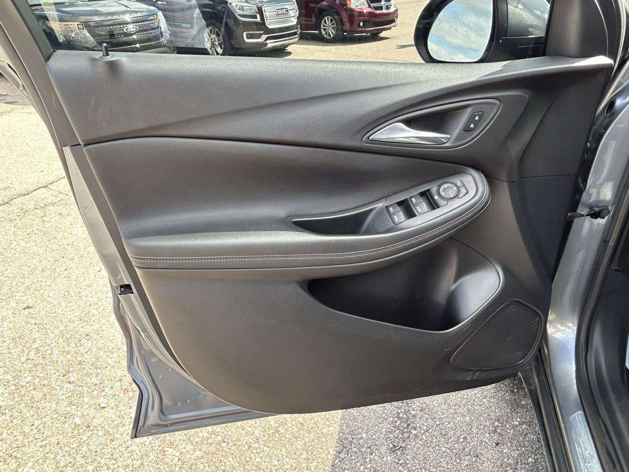 Used 2022 Buick Encore GX Preferred AWD/4WD image 14