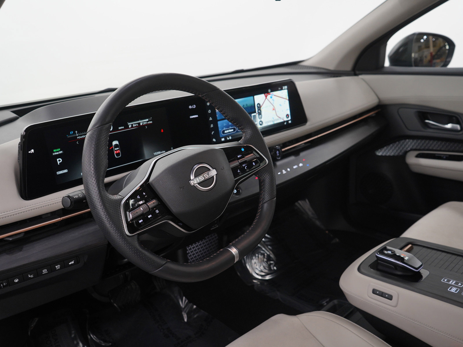 Used 2023 Nissan Ariya AWD image 25