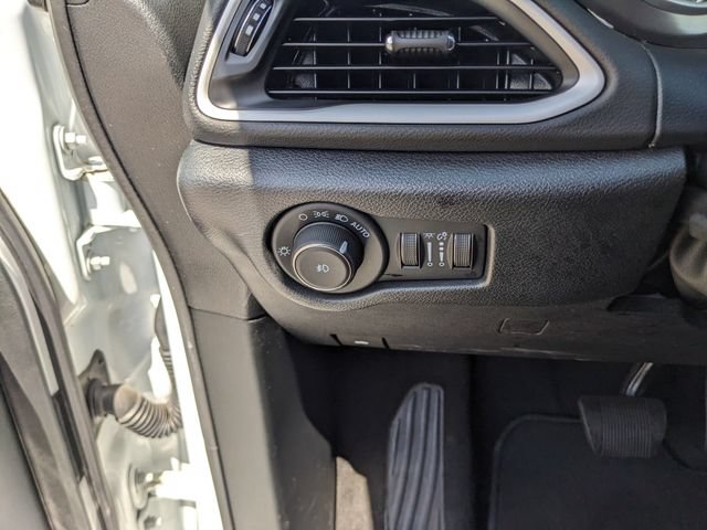 Used 2025 Chrysler Pacifica Select FWD image 31