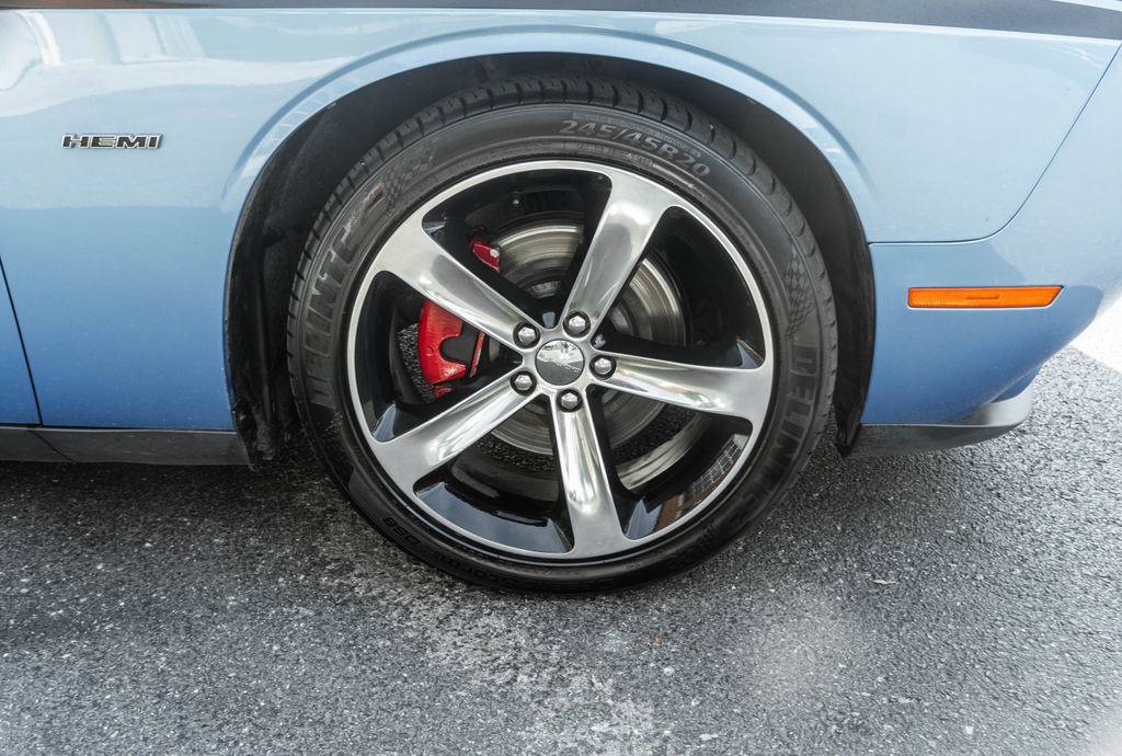 Used 2016 Dodge Challenger R/T RWD image 5