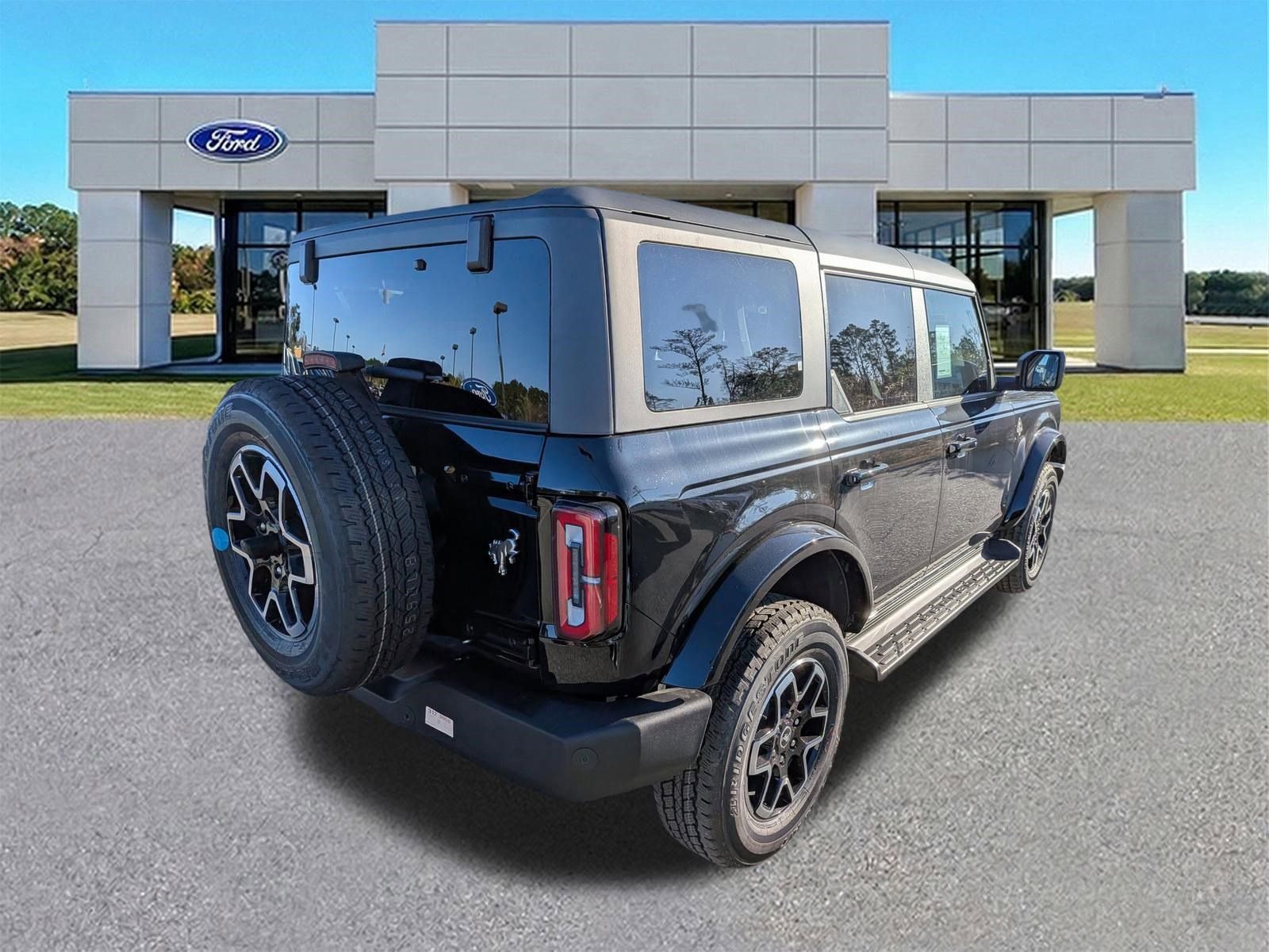 New 2025 Ford Bronco Outer Banks image 4