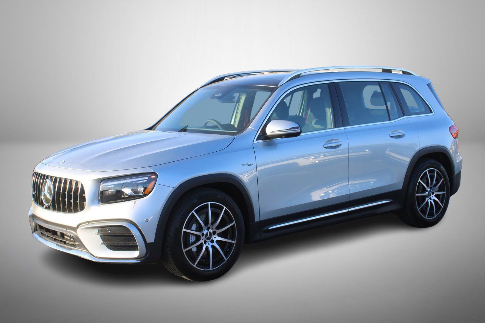 Certified 2025 Mercedes-Benz GLB 35 AMG 4MATIC image 1