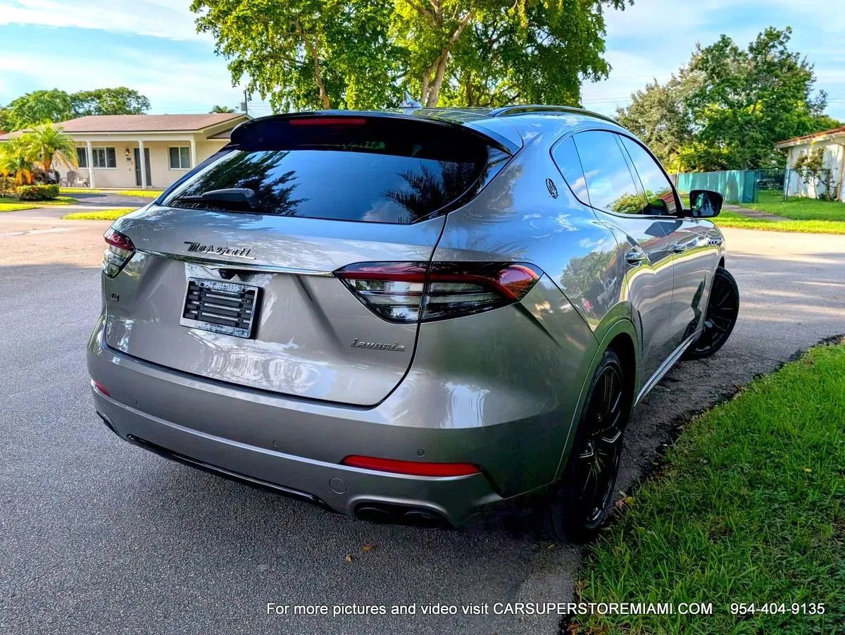 Used 2021 Maserati Levante image 13