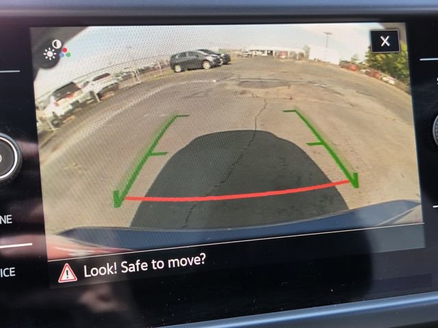 Used 2023 Volkswagen Taos SE image 19