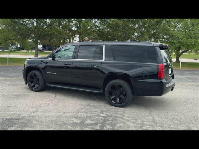 Used 2020 Chevrolet Suburban LT w/ Luxury Package AWD/4WD image 33