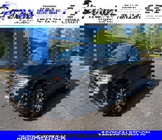 Certified 2023 GMC Acadia SLE w/ Driver Convenience Package