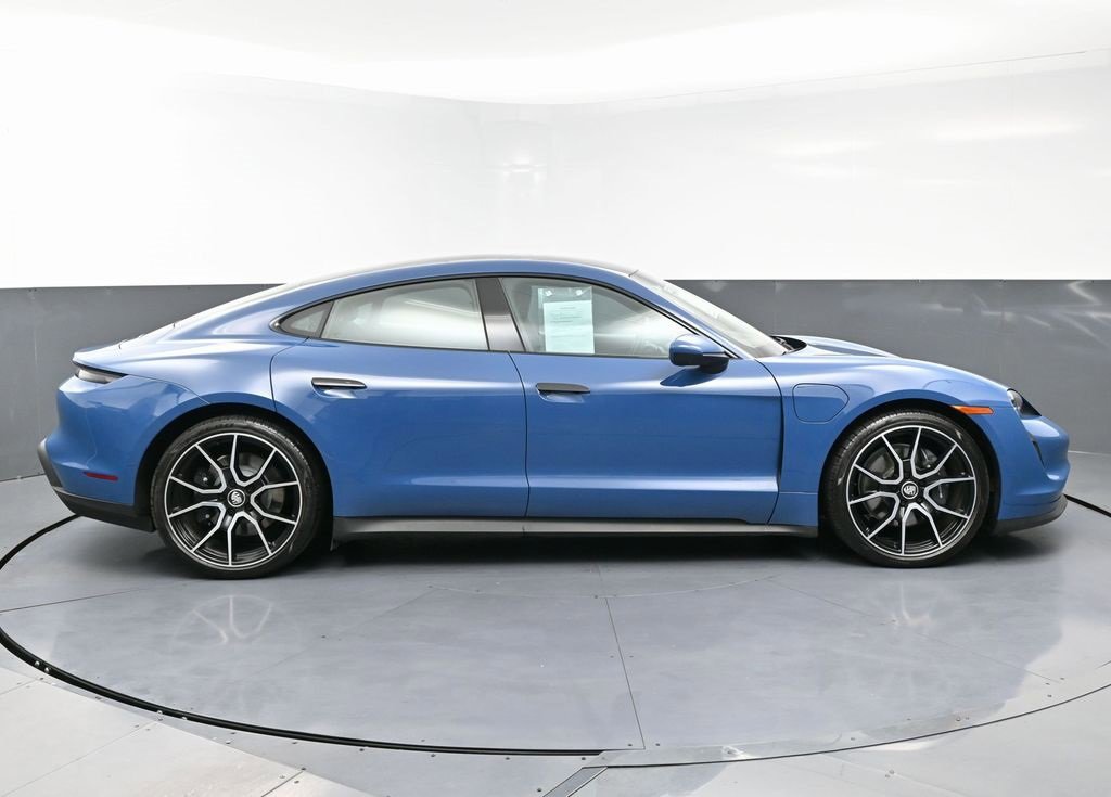 Used 2023 Porsche Taycan image 7