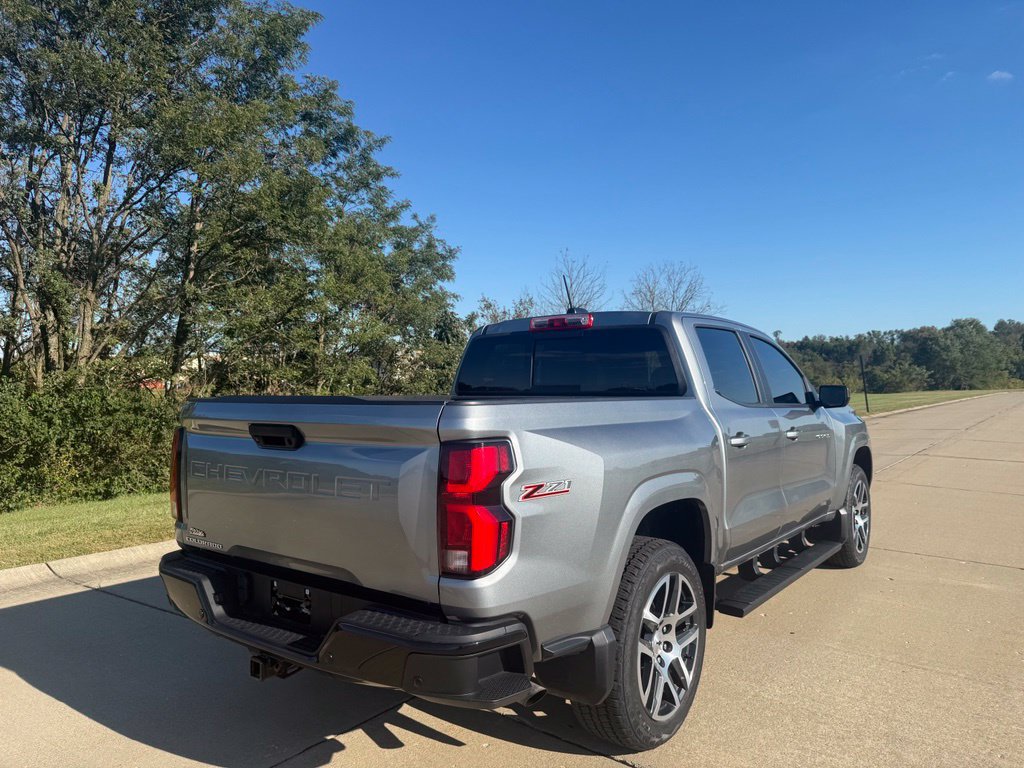 Used 2024 Chevrolet Colorado Z71 w/ Z71 Convenience Package 2 AWD/4WD image 3