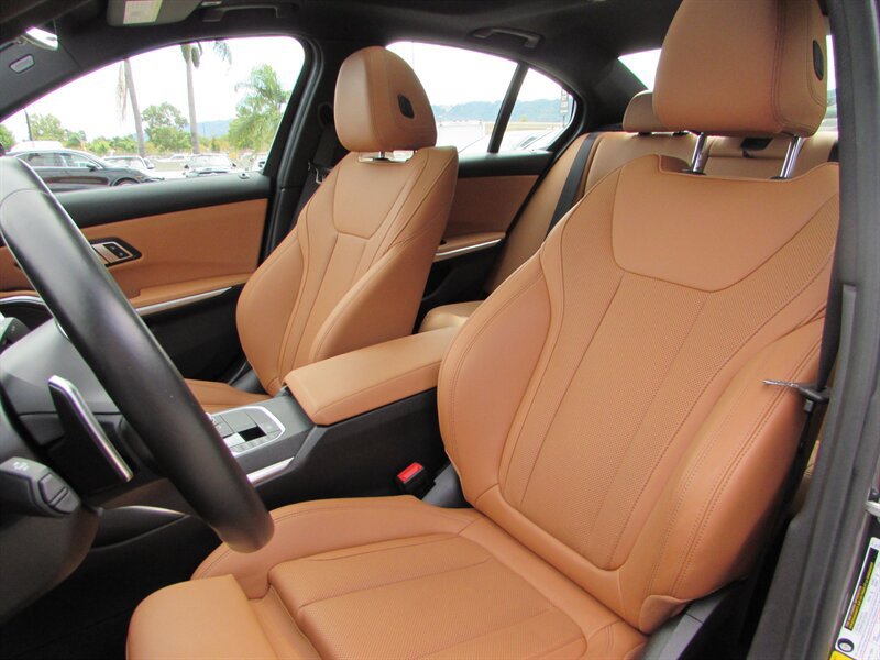Used 2022 BMW M340i RWD image 10