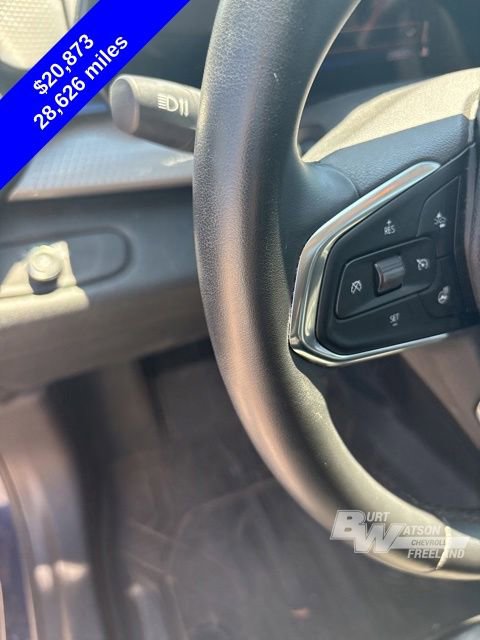 Used 2024 Chevrolet Trax LT w/ Sunroof Package FWD image 13