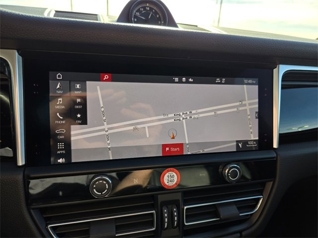 Used 2022 Porsche Macan image 25