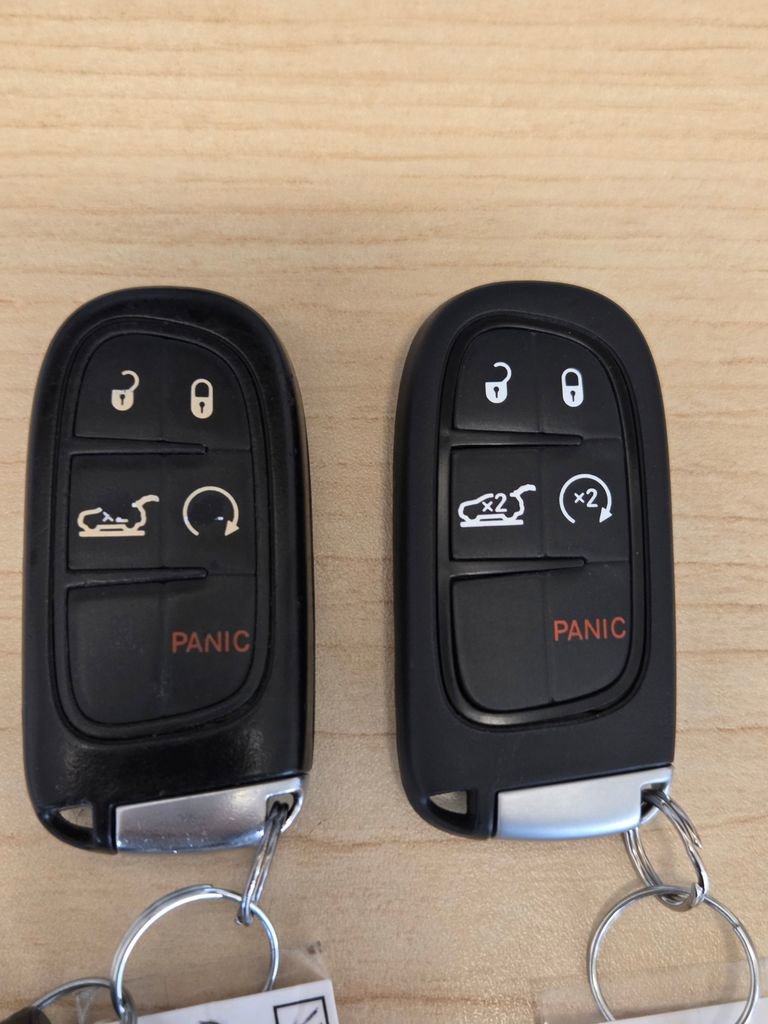 Used 2019 Jeep Cherokee Latitude Plus w/ Comfort/Convenience Group image 53