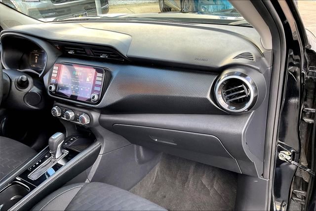 Used 2024 Nissan Kicks SV image 16