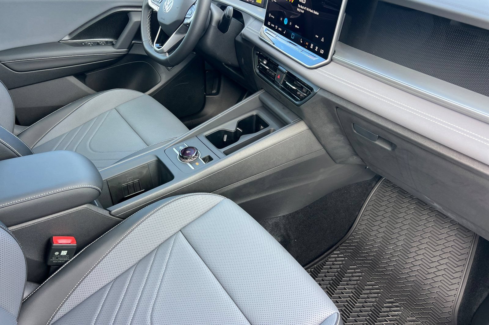 New 2026 Volkswagen Tiguan SE AWD/4WD image 16