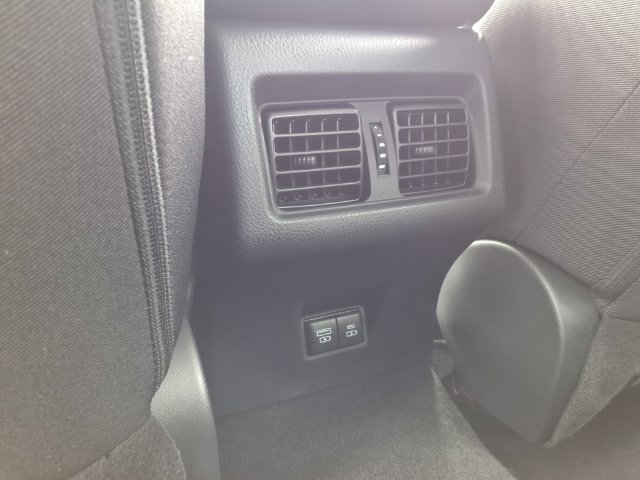 Used 2025 Toyota Camry LE FWD image 39