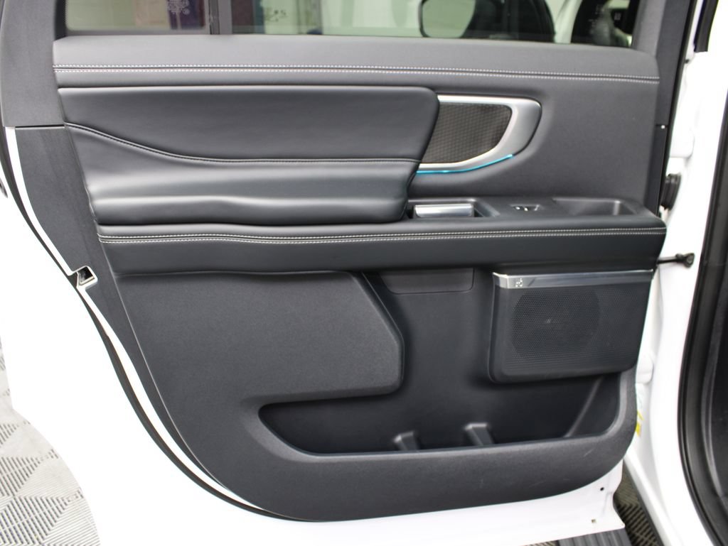 Used 2025 Ford Expedition Max Platinum w/ Stealth Appearance Package AWD/4WD image 71