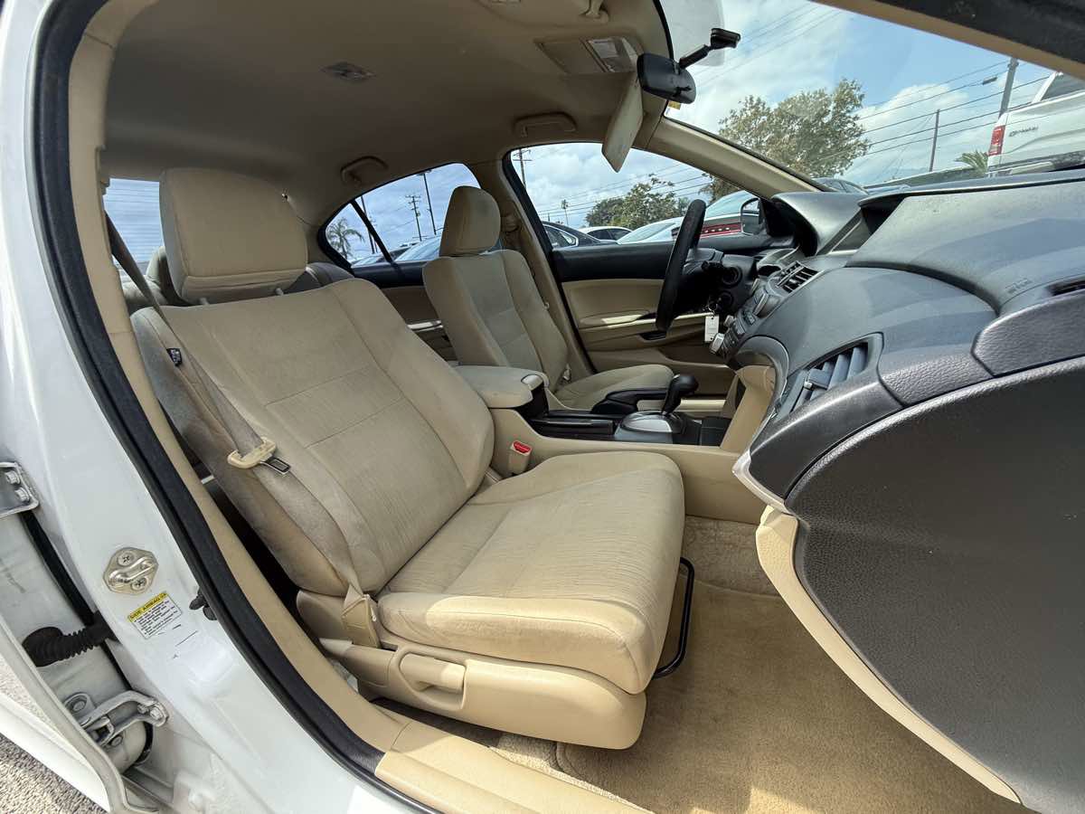 Used 2012 Honda Accord LX image 31