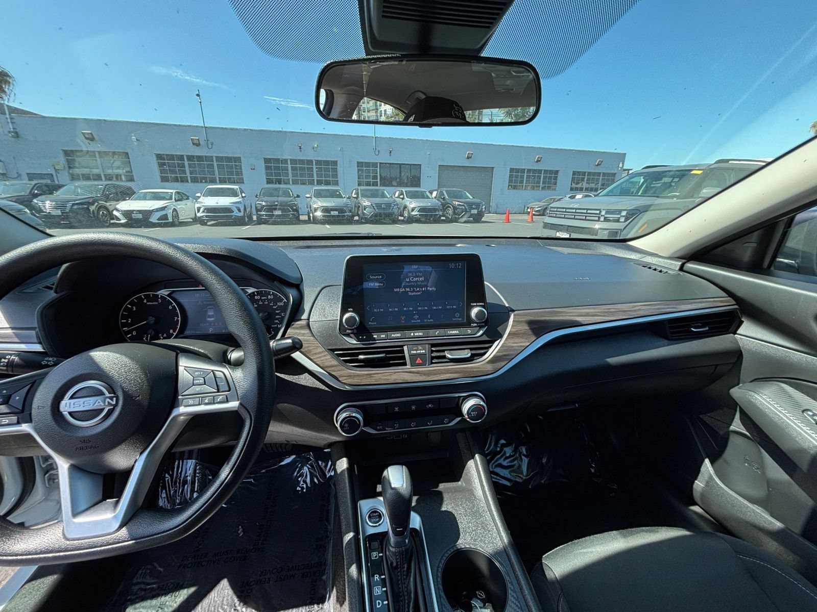 Used 2025 Nissan Altima 2.5 SV FWD image 17