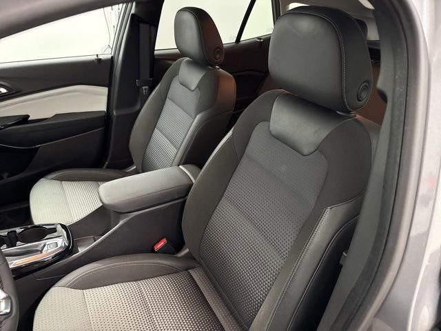 Used 2024 Chevrolet Trax LT w/ Driver Confidence Package FWD image 16