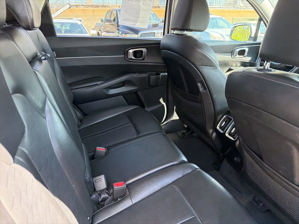 Used 2024 Kia Sorento S AWD/4WD image 14