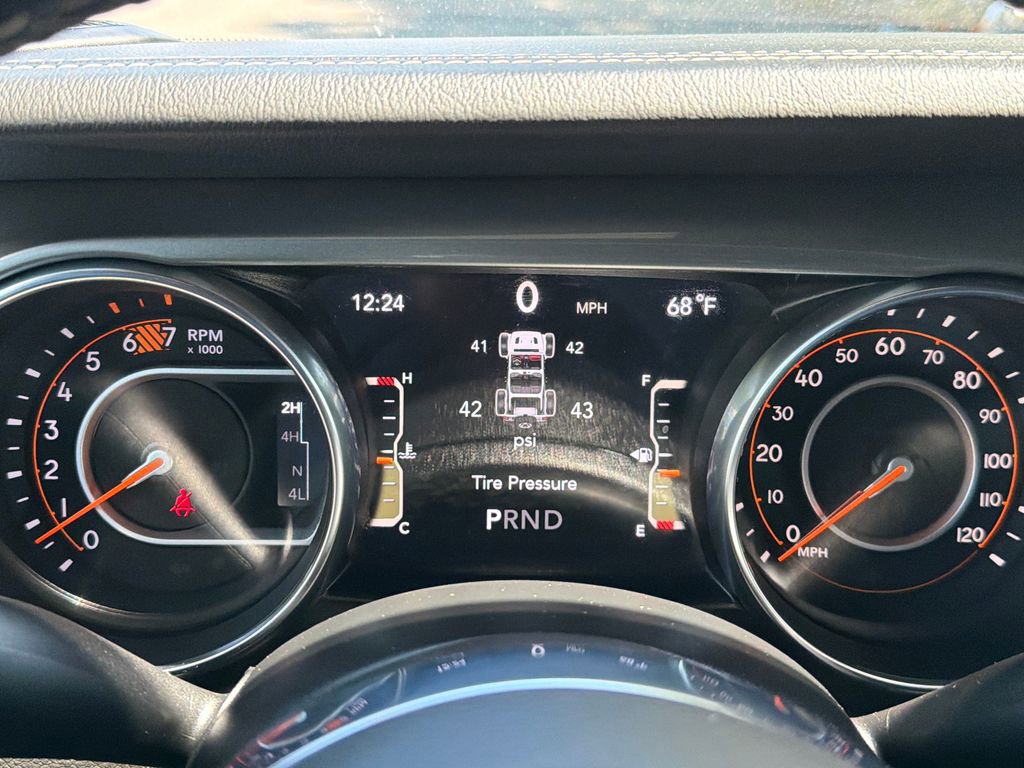 Used 2020 Jeep Wrangler Unlimited Sahara AWD/4WD image 22