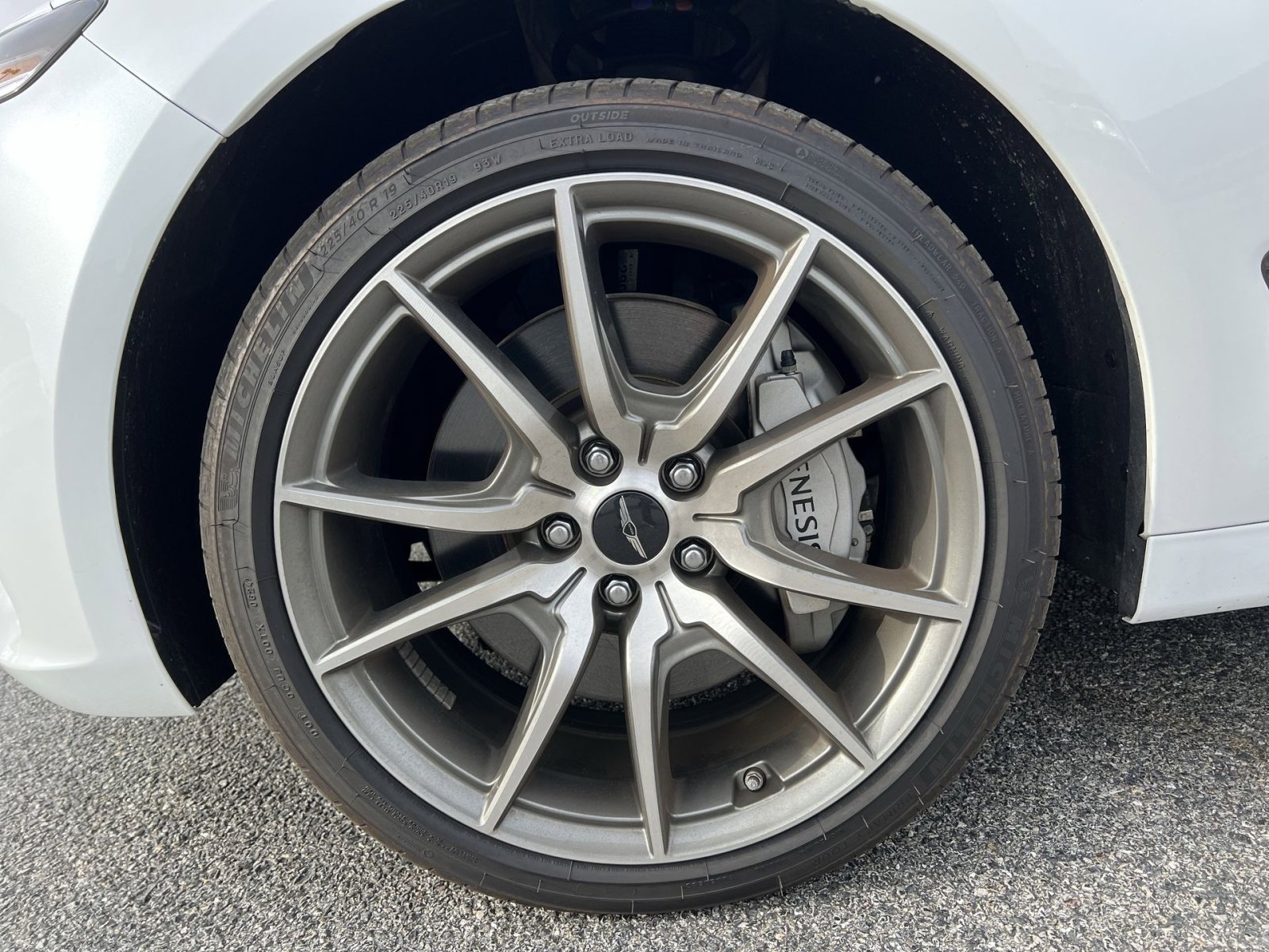 Used 2025 Genesis G70 2.5T image 12