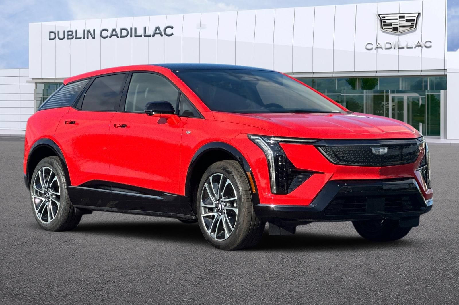 Certified 2025 Cadillac Optiq Sport 2 AWD/4WD image 2