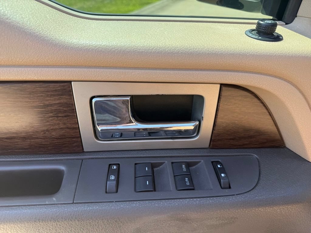 Used 2014 Ford F150 Lariat w/ Equipment Group 501A Mid AWD/4WD image 27