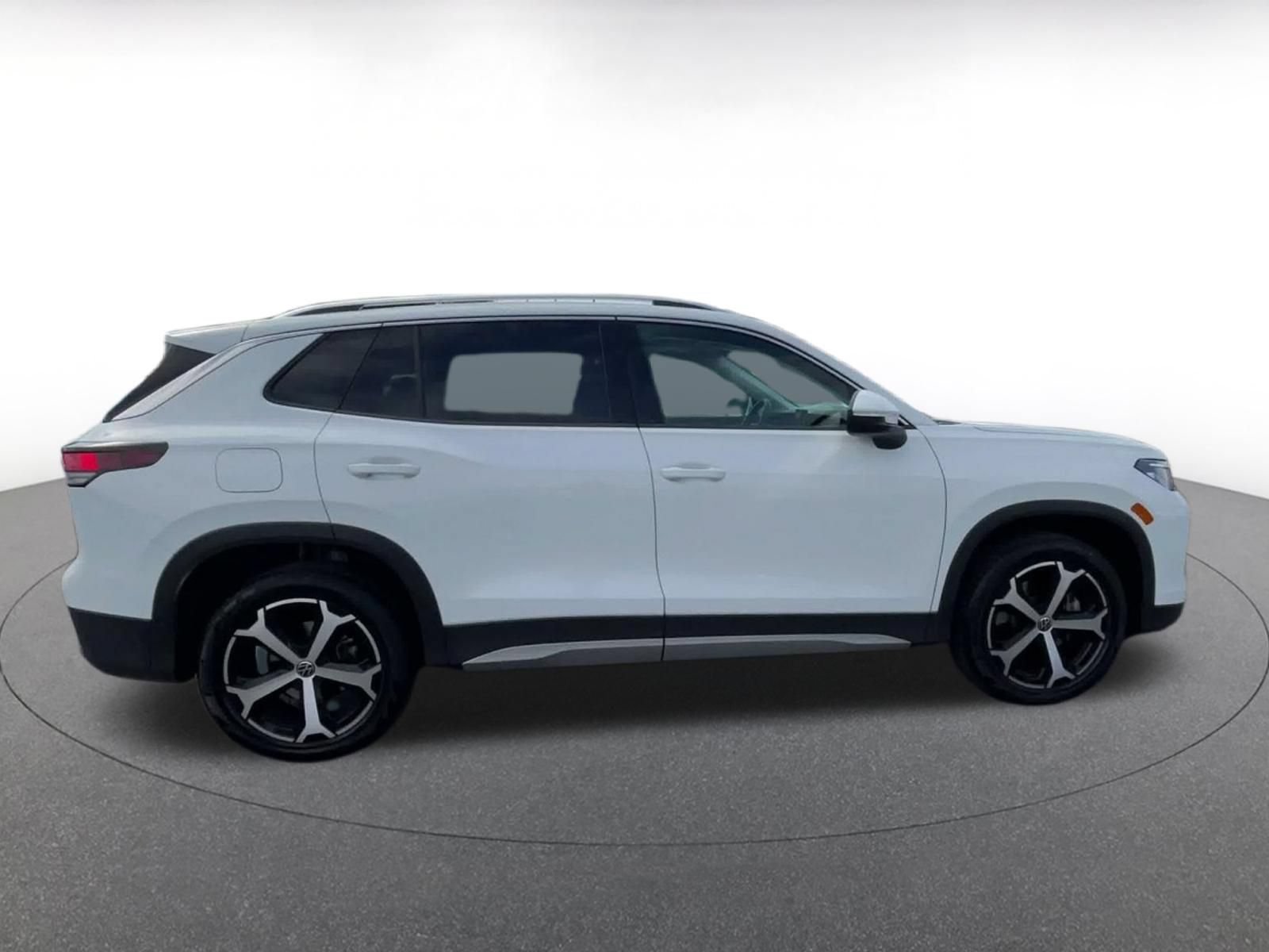 Used 2026 Volkswagen Tiguan SE AWD/4WD image 15
