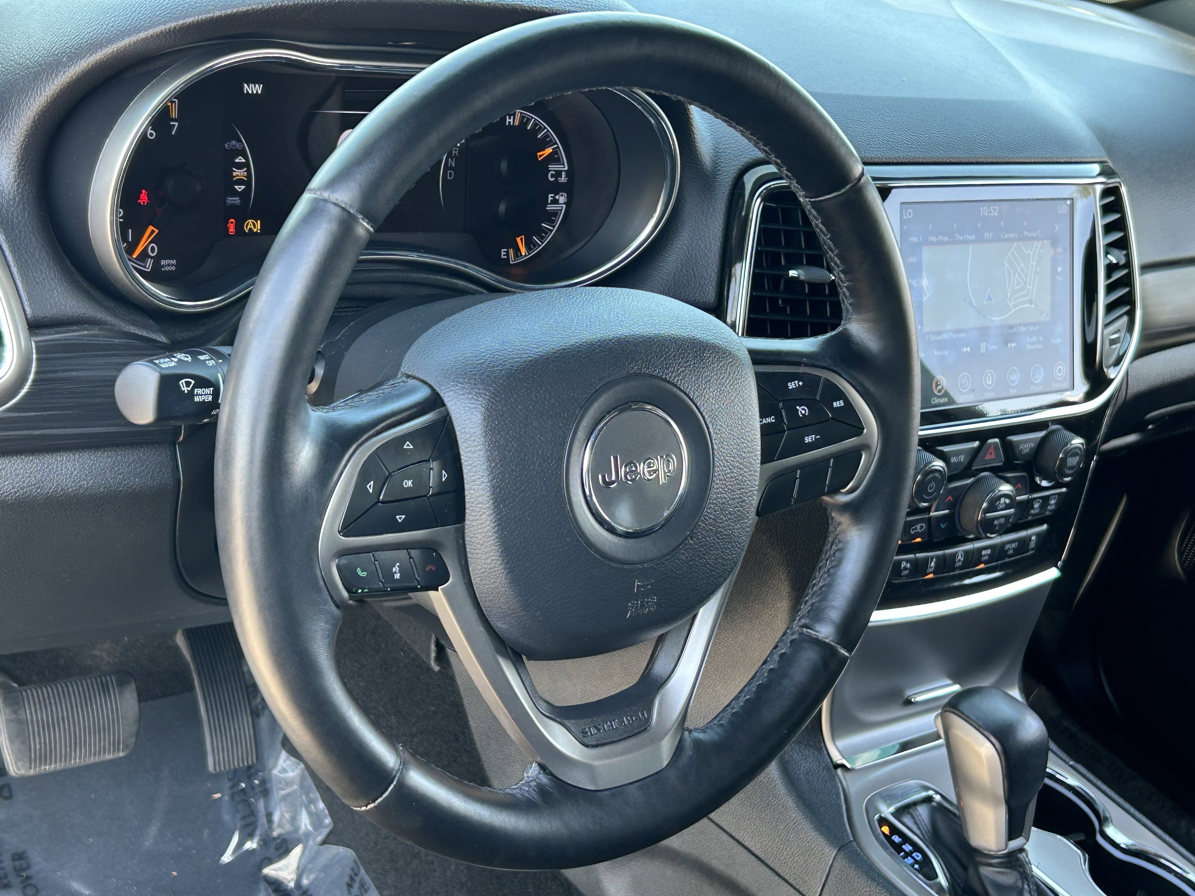 Certified 2021 Jeep Grand Cherokee Laredo X AWD/4WD image 23